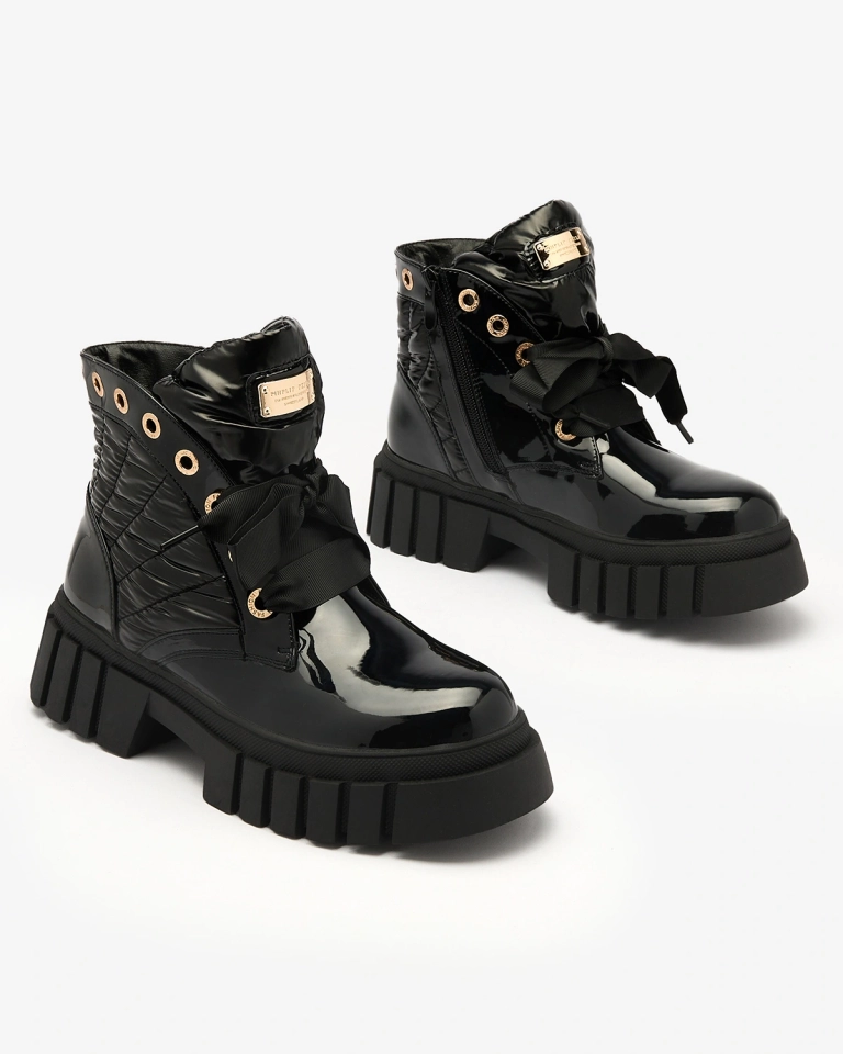 Royalfashion Cizme de damă negre Alefro matlasate și lăcuite