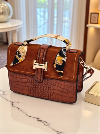 Aurelia Elegante Camel - Mini geantă de damă din piele întoarsă și lăcuită Venezia Classico