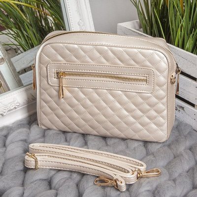 Pikowana torebka na ramię w kolorze złotym - Torebki