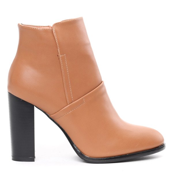 Brązowe botki na słupku Oliviera- Obuwie