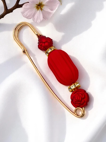 Broșă decorativă de damă cu trandafiri Rose Charm