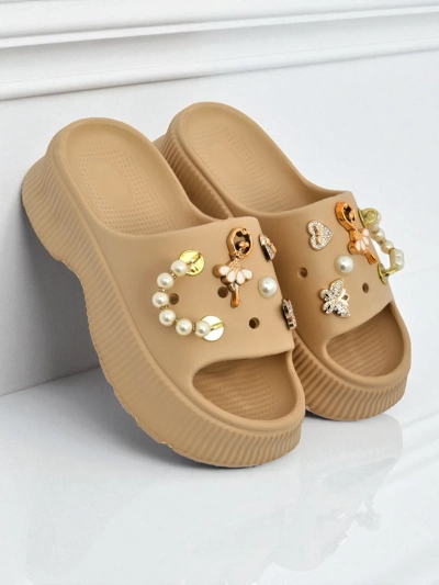Royalfashion Sandale de damă din cauciuc cu ornamente Slash Glam