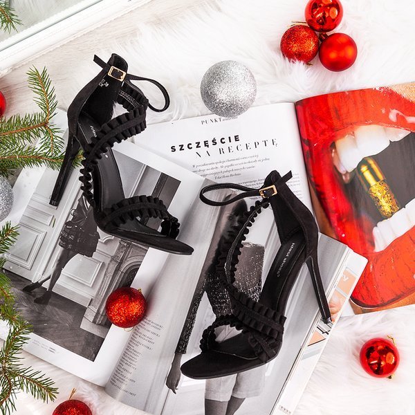 Czarne sandały na szpilce z falbankami Finn - Obuwie