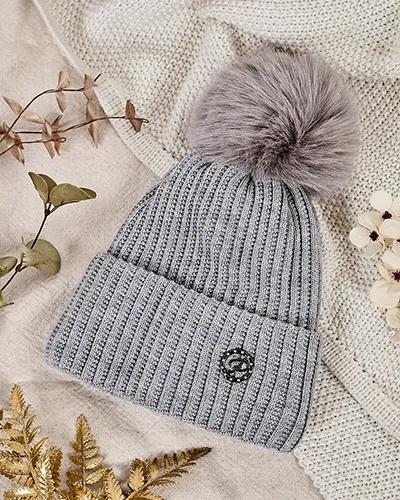 Căciulă izolată pentru femei Royalfashion cu pompom