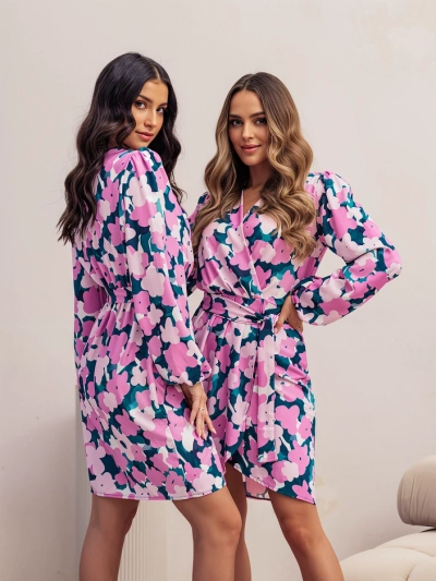 Rochie de damă până la genunchi în pattern floral
