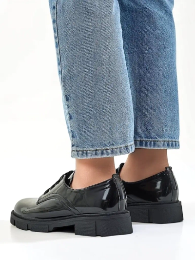 Royalfashion Pantofi din piele lacuită pentru femei Omey