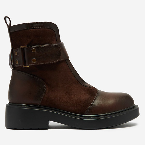 OUTLET Cizme de damă maro închis cu decupaj Salvaf- Footwear