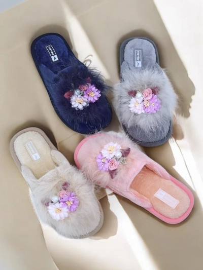 Papuci de blană pentru femei Royalfashion cu flori Ederra