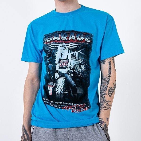 Tricou bărbătesc din bumbac albastru deschis, decorat cu o imprimare și inscripția - Îmbrăcăminte