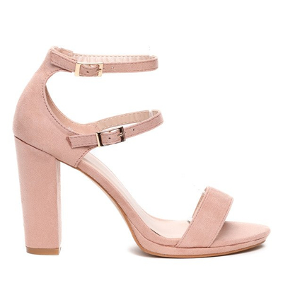 Różowe sandały na słupku- Obuwie