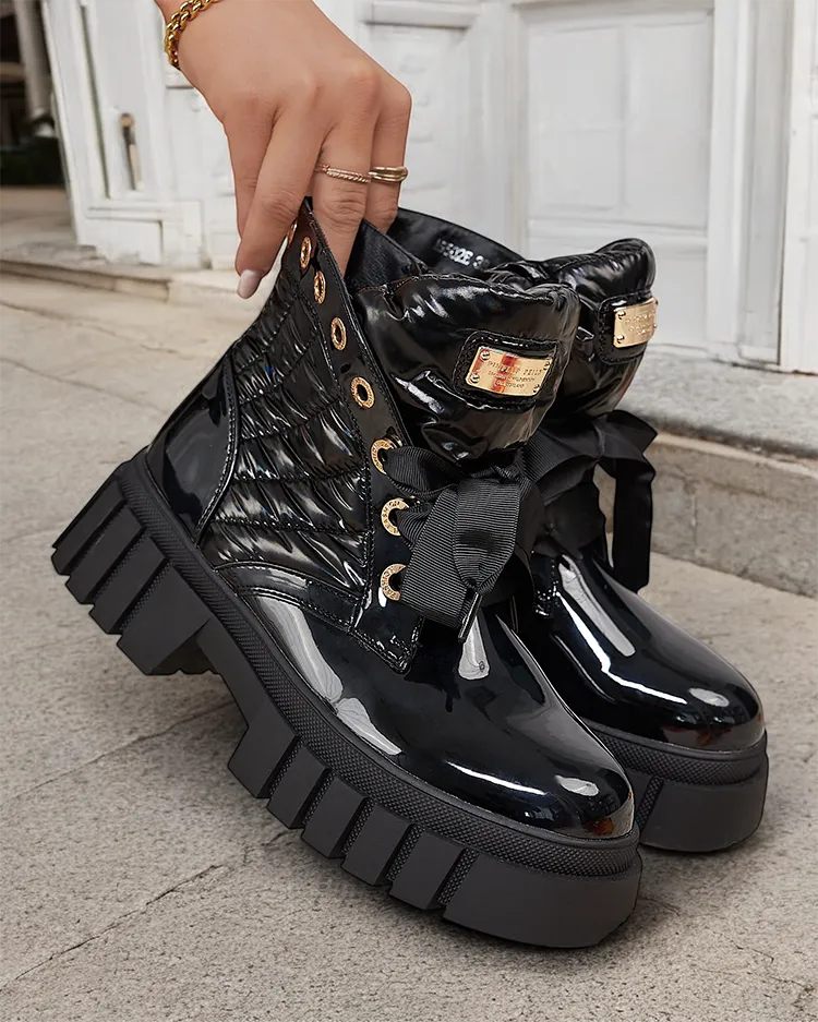 Royalfashion Cizme de damă negre Alefro matlasate și lăcuite