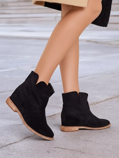 Cizme cowboy de la Royalfashion pe o talpa acoperita Blueston