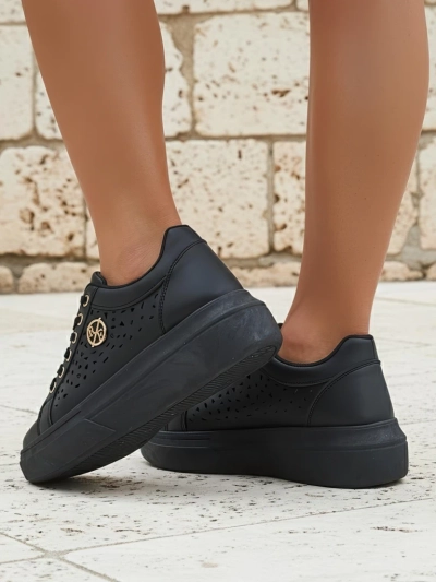 Sneakers de damă Kalista Nero – platforme negre din piele ecologică, colecția de primăvară