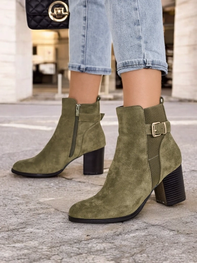 Cizmele de glezna pentru femei Royalfashion pe un butonest Vierod