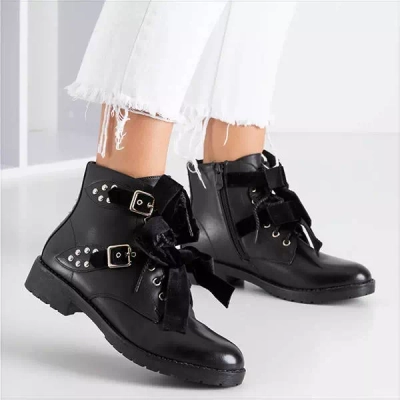 OUTLET Genti negre cu jeturi și arcuri din velur Caterina - Încălțăminte