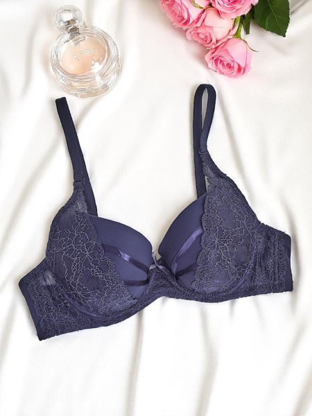 Royalfashion Sutien damă cu burete cu dantelă Bra Bella