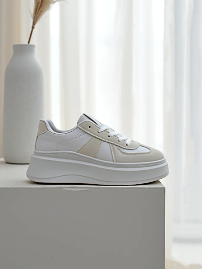 Sneakers sport pentru femei Royalfashion pe o platformă Safirrat
