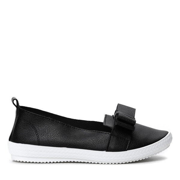 Czarne slip on z kokardką Juna- Obuwie