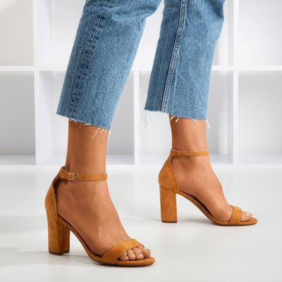 OUTLET Sandale maro dama pe un post Sweet Honey - Incaltaminte