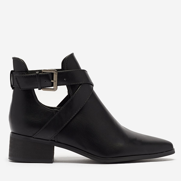 OUTLET Cizme cu toc plat negre cu decupaje Sodif- Footwear