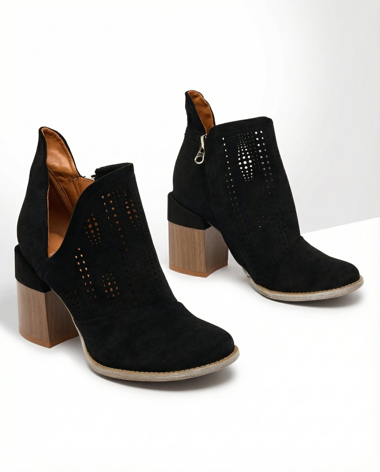 Royalfashion Cizme de postav ajurat în negru Revivela