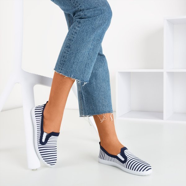 Granatowe tenisówki slip - on w paski Fyreo - Obuwie