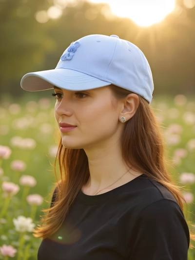 Royalfashion Șapcă cu Patch Chic Iepuraș