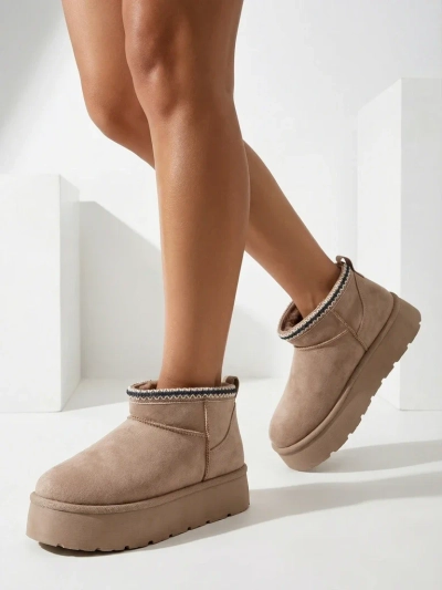 Royalfashion Cizme scurte pentru femei a'la cizme de zăpadă Xoalla