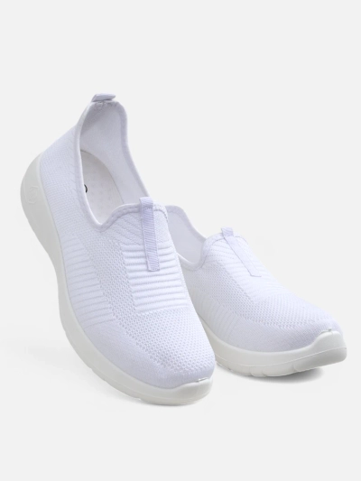 Pantofi slip-on de damă albi Callista din țesătură respirabilă cu toc plat