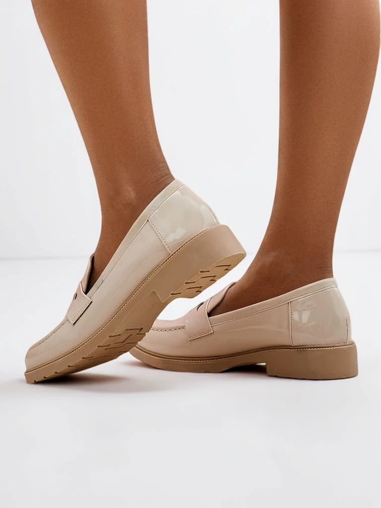 Royalfashion Mocasini din piele lacuită pentru femei Aylay