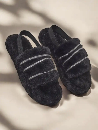 Pantofii de blană Royalfashion pentru femei cu strassuri Ferrems