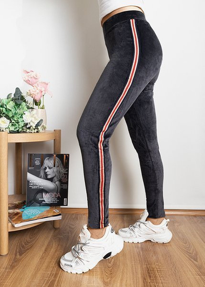 Jambiere de culoare gri închis pentru femei cu dungi colorate - Îmbrăcăminte