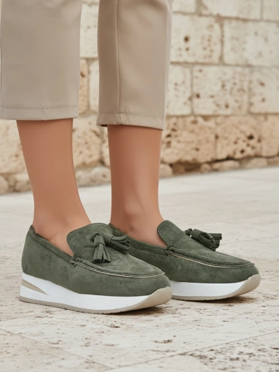 Aurelia Verde – Mocasini verzi de damă din piele ecologică întoarsă pe platformă de 4 cm