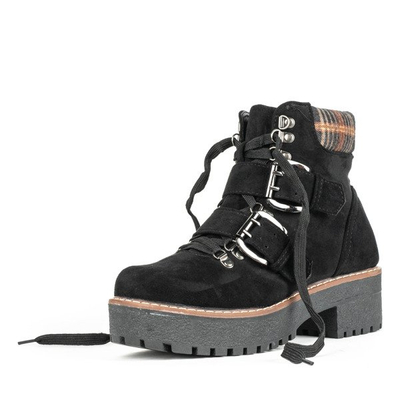 Czarne botki na płaskim obcasie Letitia - Obuwie