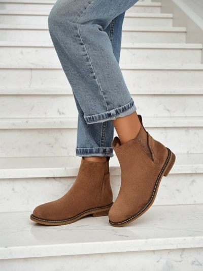 Gyal dem boot ala Chelsea boot fram eko-suedha Veysi
