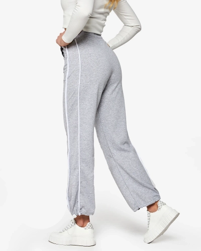 Pantaloni de trening largi de damă gri cu dungi- Îmbrăcăminte