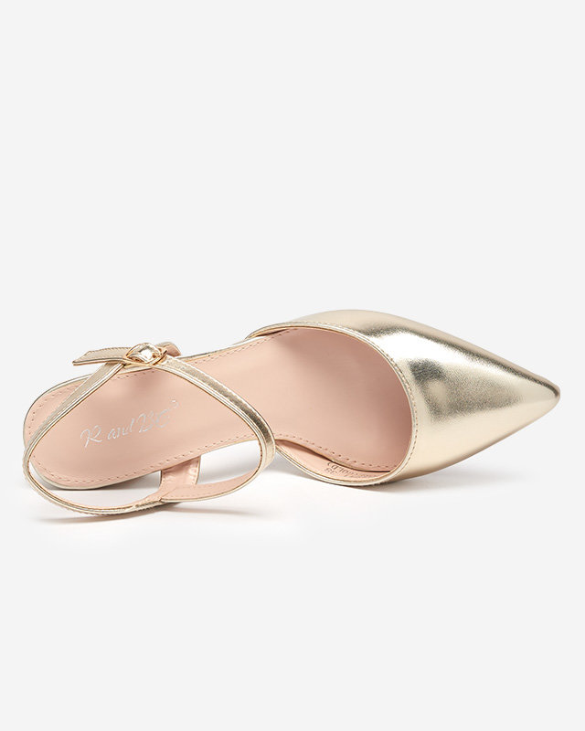 Sandale de damă pe stâlp jos într-o culoare aurie Nerolak - Încălțăminte