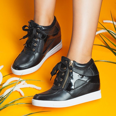 Czarne sneakersy na koturnie Ester- Obuwie
