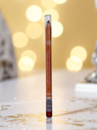 Creion de buze în nuanța Spiked with Rum