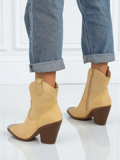 Romane kovbojki pa obcas le dekorativno aglico Glacier Fang