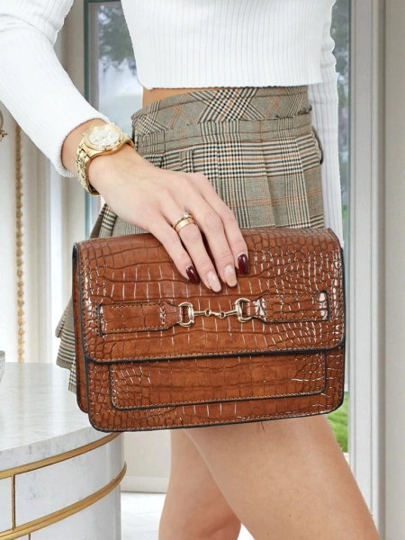 Torebă mică de damă lăcuită din piele ecologică Lunisse