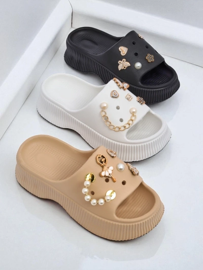 Royalfashion Sandale de damă din cauciuc cu ornamente Slash Glam