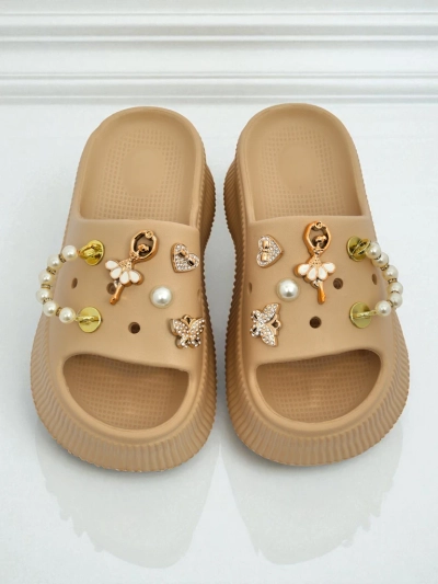 Royalfashion Sandale de damă din cauciuc cu ornamente Slash Glam