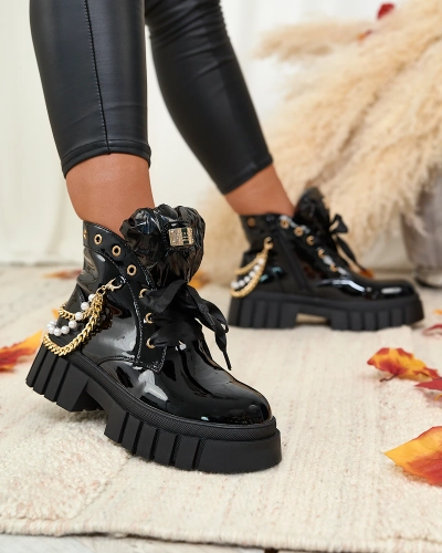 Royalfashion Cizme izolate lăcuite de damă, de culoare neagră Dahaff