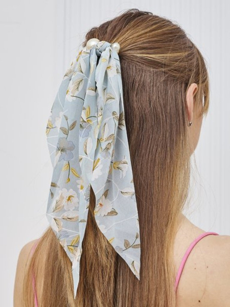 Royalfashion Elastic de păr cu panglică decorată cu flori mici și perle Florennea