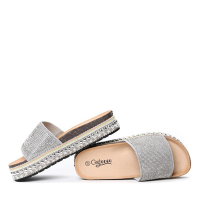 Szare klapki z cyrkoniami na platformie Naomie- Obuwie