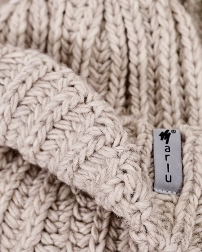Căciulă de damă tricotată cu pompom de la Royalfashion