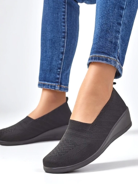 Royalfashion Pantofi loafers pentru femei pe un toc mic Epoles