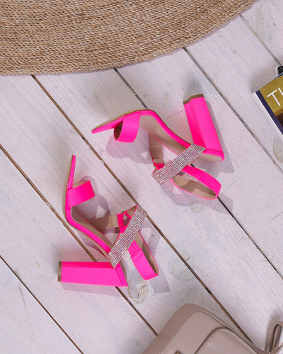 Sandale de damă roz neon pe postul Xiobi. Încălţăminte