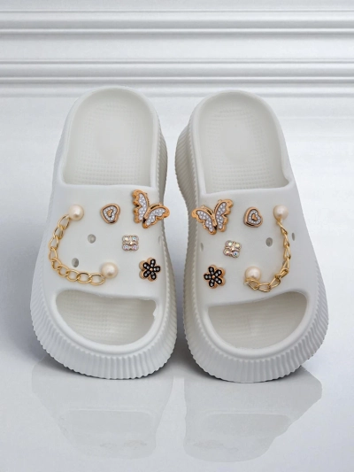 Royalfashion Sandale de damă din cauciuc cu ornamente Slash Glam